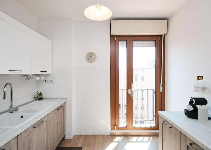 Porta Di Roma, Moderno Luminoso Con Wi-fi E Ac